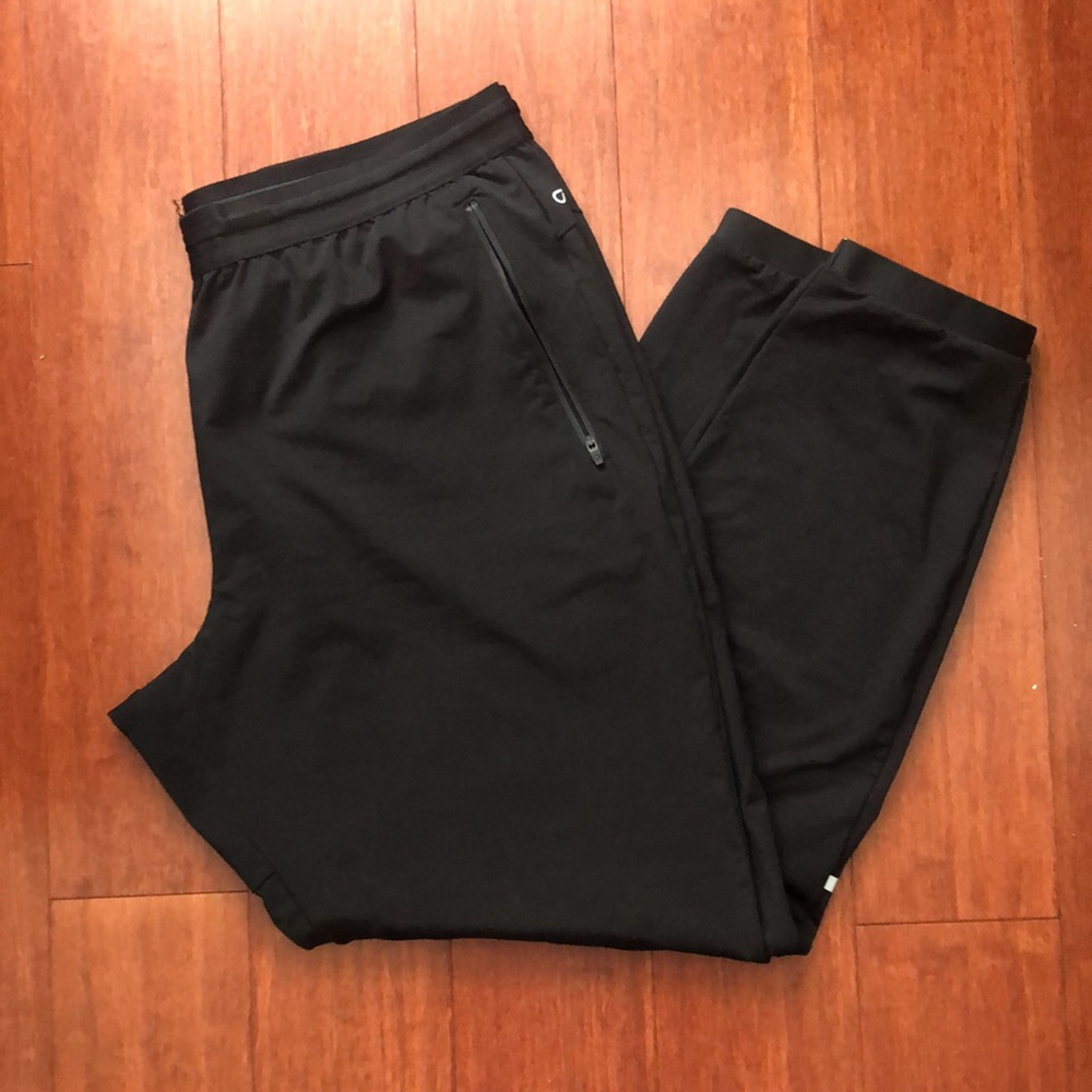 GapFit Men’s Training Joggers - Picture 2 of 9